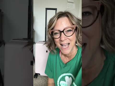 Travel Outfit Tips for Packing #packingtips #shorts #traveloutfits