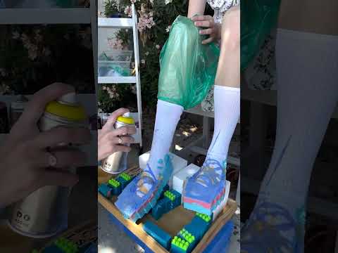 🤩Street-side silicone: the unbelievable new trend in shoe making! #localsorg #shorts