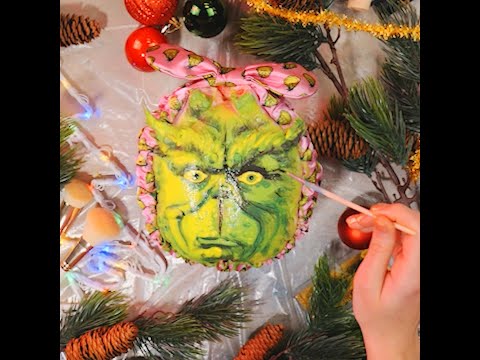 Watch how she turns a chicken into the Grinch🎄