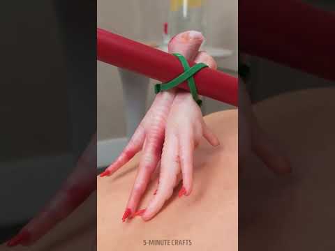 Maximum creepy back scratcher #shorts🍗🤣
