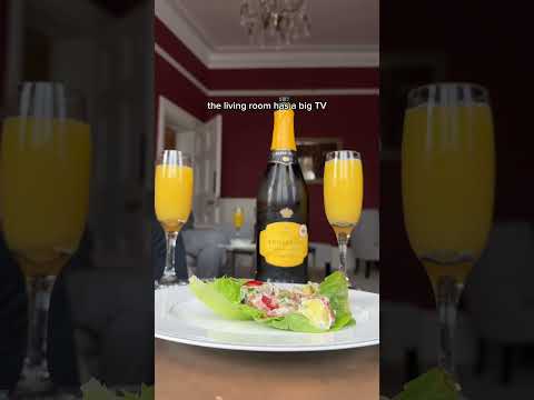 British seaside villa for £30/night?! 😱🇬🇧 #uktravelupdate #visitbritain