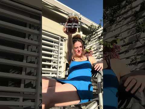 there are 3 types of travellers… ✈️ #travelshorts #travelgirl