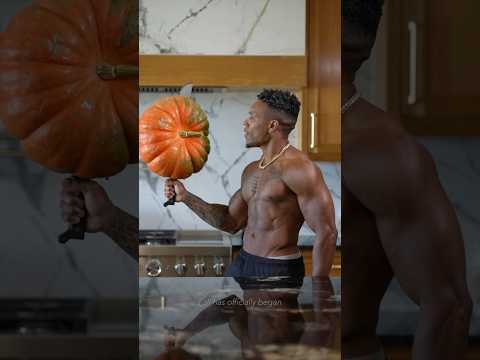 We’re more of a sweep potato pie type of family, but this pumpkin pie absolutely hitt..🙌🤤