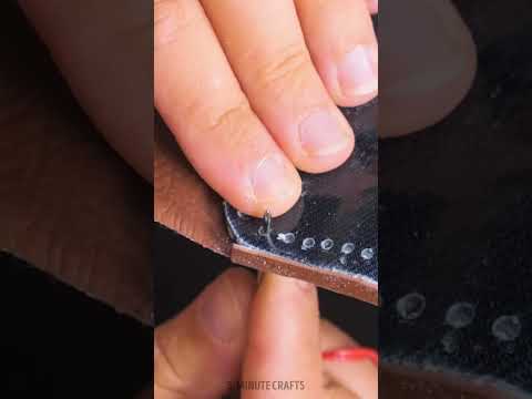 She ripped her jeans to create a cool phone case 👖