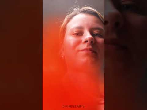 She used her heel to draw on her colleague's laptop! Amazing art is drawn in no time!💻