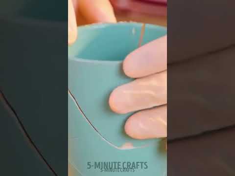 Turn a broken mug into a piece of art with epoxy resin