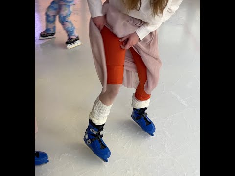 Girl changed clothes right on ice rink ⛸️