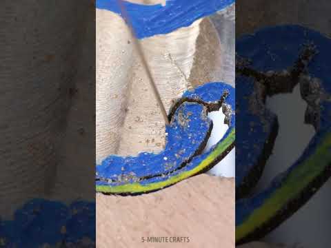 He took a picture of his girlfriend and created a beautiful and precious pendant 📸