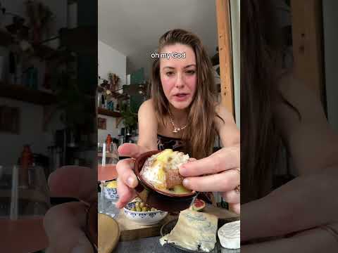 solo trip to Paris! 😍🇫🇷 #solofemaletraveler #paristravel