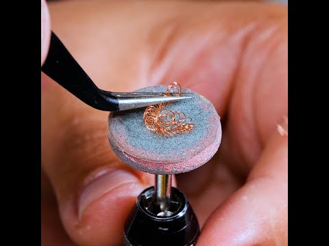 Bottle accessory crafted with genuine copper 🍷