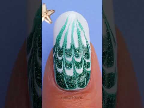 Christmas Nail Art 🎄 #shorts #diy #nails #easy