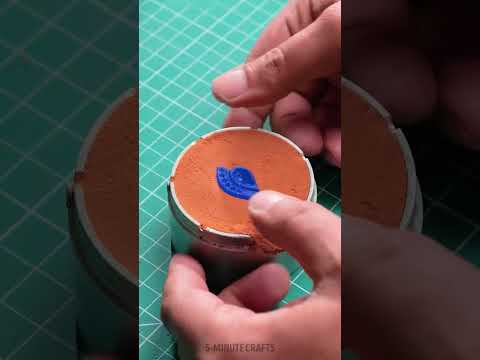 Hide your ugly earbud with this diamond jewellery case 💎