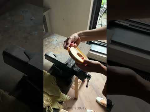 From palm bark into trendy table lamp💡