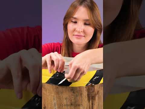 She made a coffee table from an old tree stump and epoxy! 🌳😍