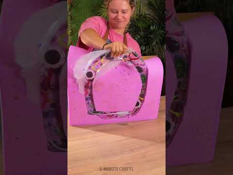 Replace your broken toilet seat with this cool epoxy sunglasses design 🚽