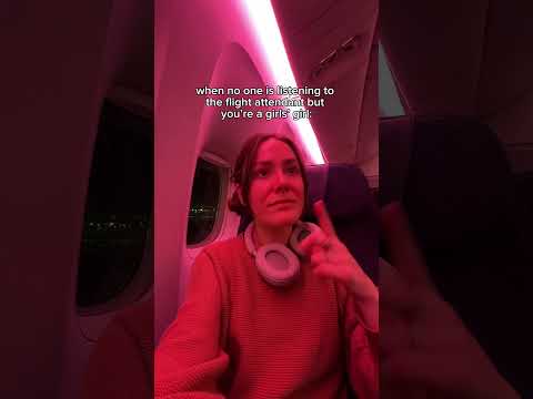 women support women 🤭✈️  #travelgirl #solofemaletravel #flightattendant
