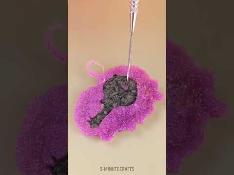 Duplicate a key in no time with baking soda and superglue 🔑