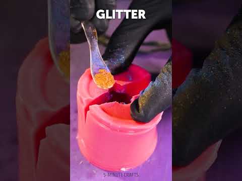 Recycled plastic made into laces that fit all kinds of shoes ♻️