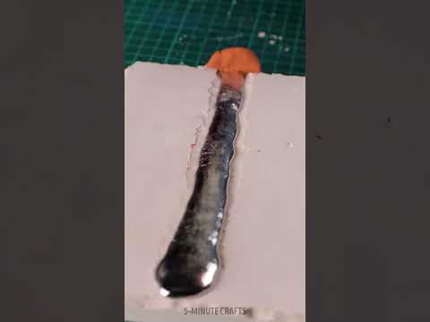 A smart guy implanted a bank card chip in a bracelet🦾