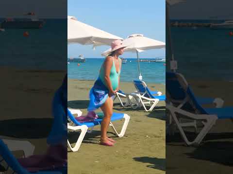 Stay cool and enjoy the sun with these summer hacks! 👙