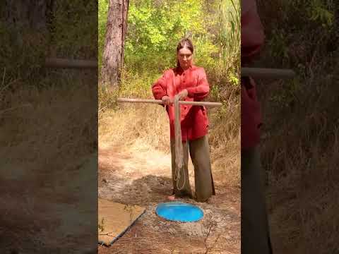 🌱 Young Girl Hand Processing and Weaving in the Wild to Create Something AMAZING