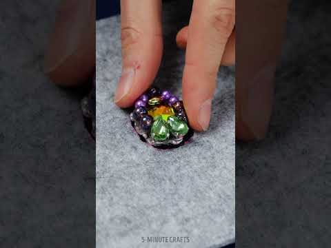 Handmade Crystal Brooch – Sparkle in Every Detail 🙌