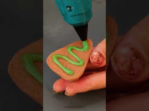 Would you let your GF make a bag out of your teeth? 🦷