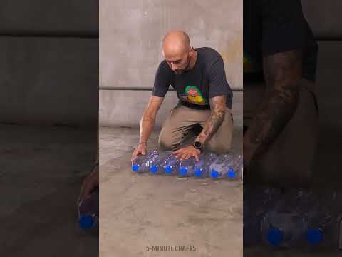 When you get bored on the beach 🏖️