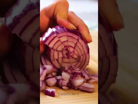 You’ve Been Cutting Fruits & Veggies Wrong 😲 Smart Tricks You’ll Love!