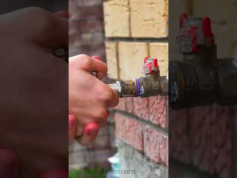 'I'm an Expert' Renovation Style: Funny But Effective! 🤣🔨