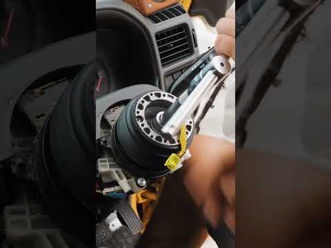 LEARN THE PROPER HAND POSITION ON THE STEERING WHEEL IN SECONDS! 🌵🏎️