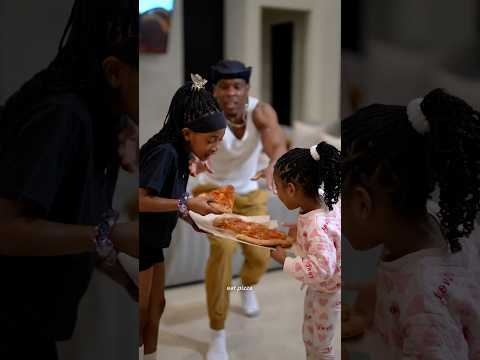 Homemade pepperoni Pizza (vegan cheese) vs Pizza Hut 🍕🤔