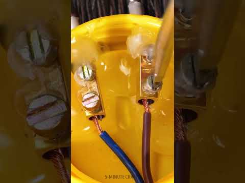 Tiny cap holder for steady cables. Mini inventions 😮‍💨