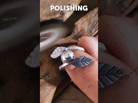 Simple crafted silver rings perfect for any occasion 💍#5MinuteBeat