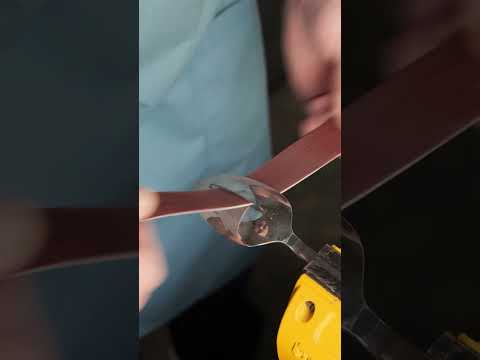 Wood polishing from a spoon – like cheese slice 🥄#5MinuteBeat