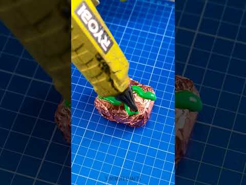 Watch what foil and hot glue do to her airpods ✨👀