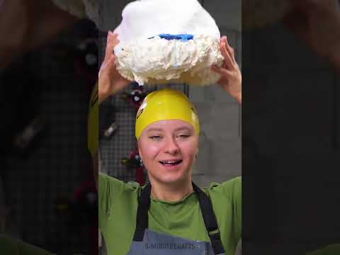 How cool is it to wear a helmet made out of Octopus? 🐙