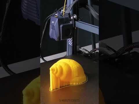 Recycled Plastic bottle ♻️ into a 3D printed shell for her snail 🐌