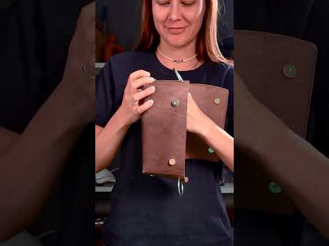 Minimal Leather Design 🤟 Turned Into a Functional Clutch 👜