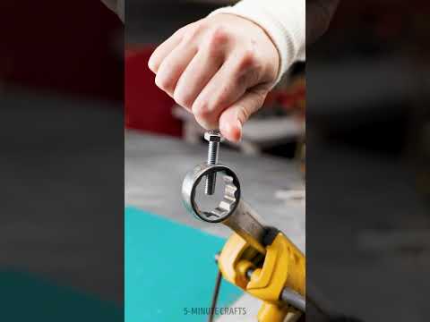 She hacked a regular wrench 🔧 into an adjustable tool 🤯