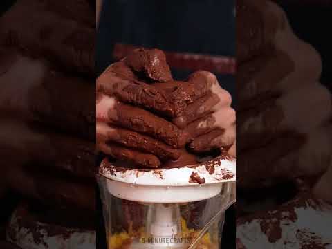 DIY clay wheel from a juicer 🏺 how to make pottery in seconds