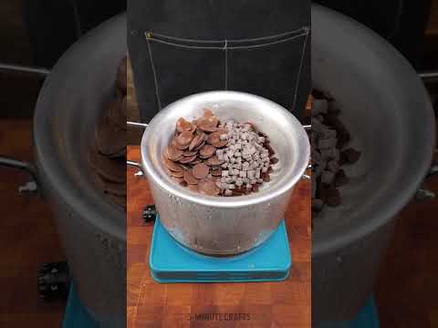 Easy chocolate flowers for your cake🌸Chocolate dessert